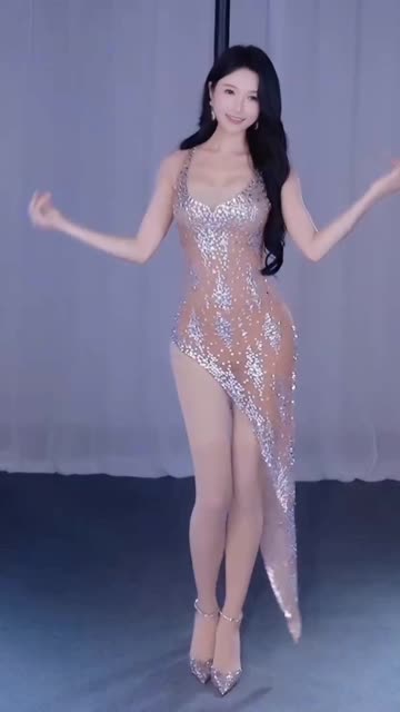 网易CC蜡笔小丸子大摆锤热舞合集,经典舞蹈全集一览