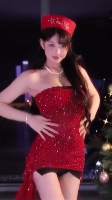 网易CC蜡笔小丸子加特林舞蹈合集,她的热舞为何引发热议?