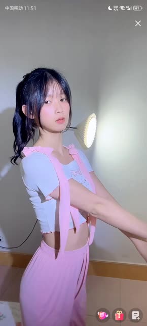 CC耶耶至尊版喊主人酸奶,粉丝讨论的热舞细节