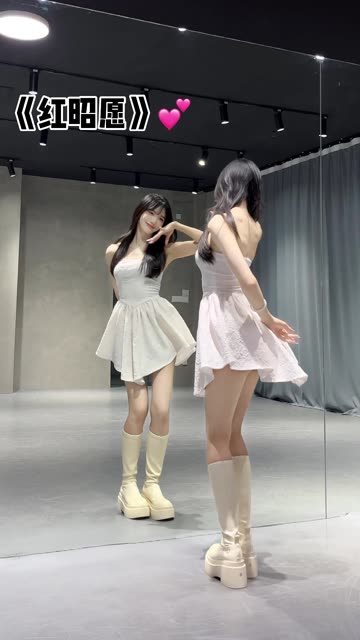 椰羊妹妹土豪定制舞蹈指南，如何解锁她的独家定制作品？