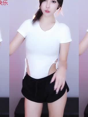 网易cc丸子超凶大摆锤舞蹈，经典动作背后的创意