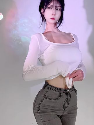 奶尤网易CC圣诞特别热舞,她的节日表演为何惊艳?