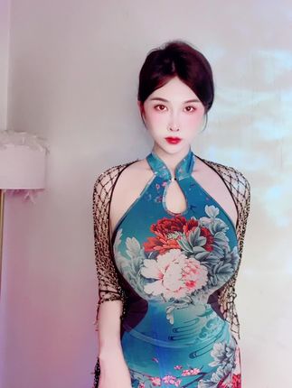 白妖妖微博视频合集，她的定制舞蹈视频为何被热议？