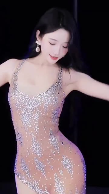 网易CC蜡笔小丸子大摆锤热舞合集,经典舞蹈全集一览