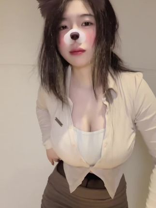 cc甜瓜瓜至尊版舞蹈大揭秘，她的舞蹈如何成为热潮？