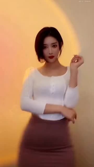 网易CC小燃燃直播现场,她的动感舞蹈为何受追捧?