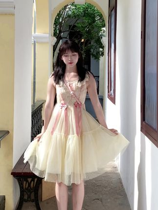 立盐盐舰长直播内容大盘点,她的直播为何如此受欢迎?