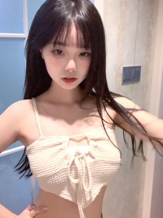 虎牙主播灰灰娜热舞秀,直播间精彩瞬间