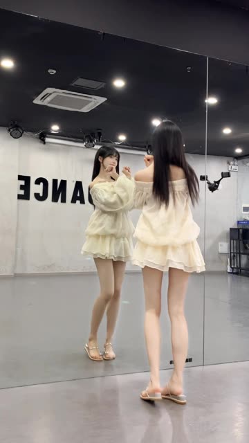 CC直播椰羊妹妹高端定制热舞,专属内容如何提升粉丝体验?