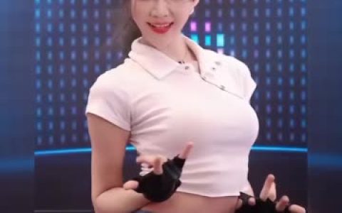 CC苏烟老师跳舞视频精选，舞蹈动作的深度解析