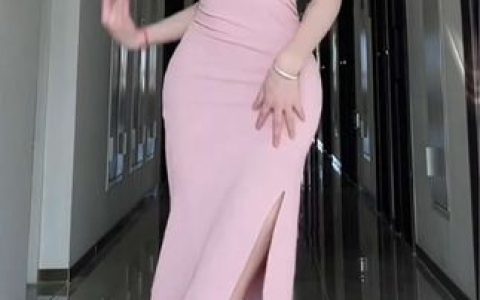 直播果果超哇塞呀邻家妹妹风格解析，甜美与性感的完美结合