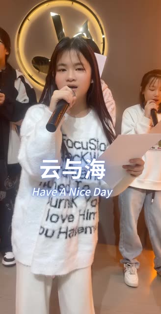 沪娱桃诗诗跳舞视频集锦，重温她在沪娱平台的精彩舞蹈展示