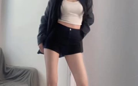 CC小吴同学定制舞蹈未来趋势，她的下一步创新会是什么？