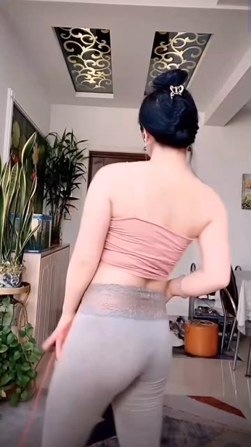 网易CC小燃燃专用小马甲视频，粉丝热议的定制舞蹈