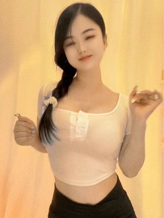 CC胡椒裸跳微博资源,争议内容引发粉丝热议