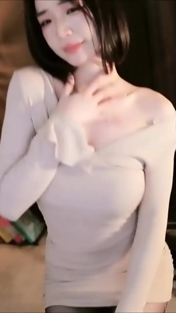 刘钞钞的蓝色连衣裙热舞,背后的设计灵感解读