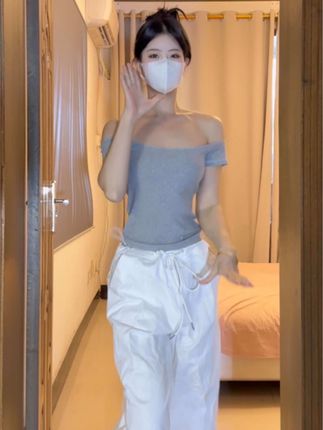 蓝云小园现在哪个平台直播?她的最新去向大揭秘