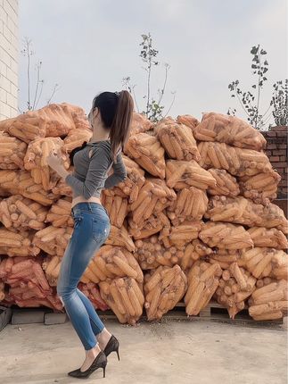 网易CC小果舞蹈视频,她的跳舞为何受到粉丝追捧?