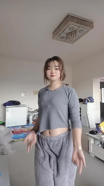 网易CC小微微定制舞蹈视频回放，如何回放和欣赏她的精彩表演