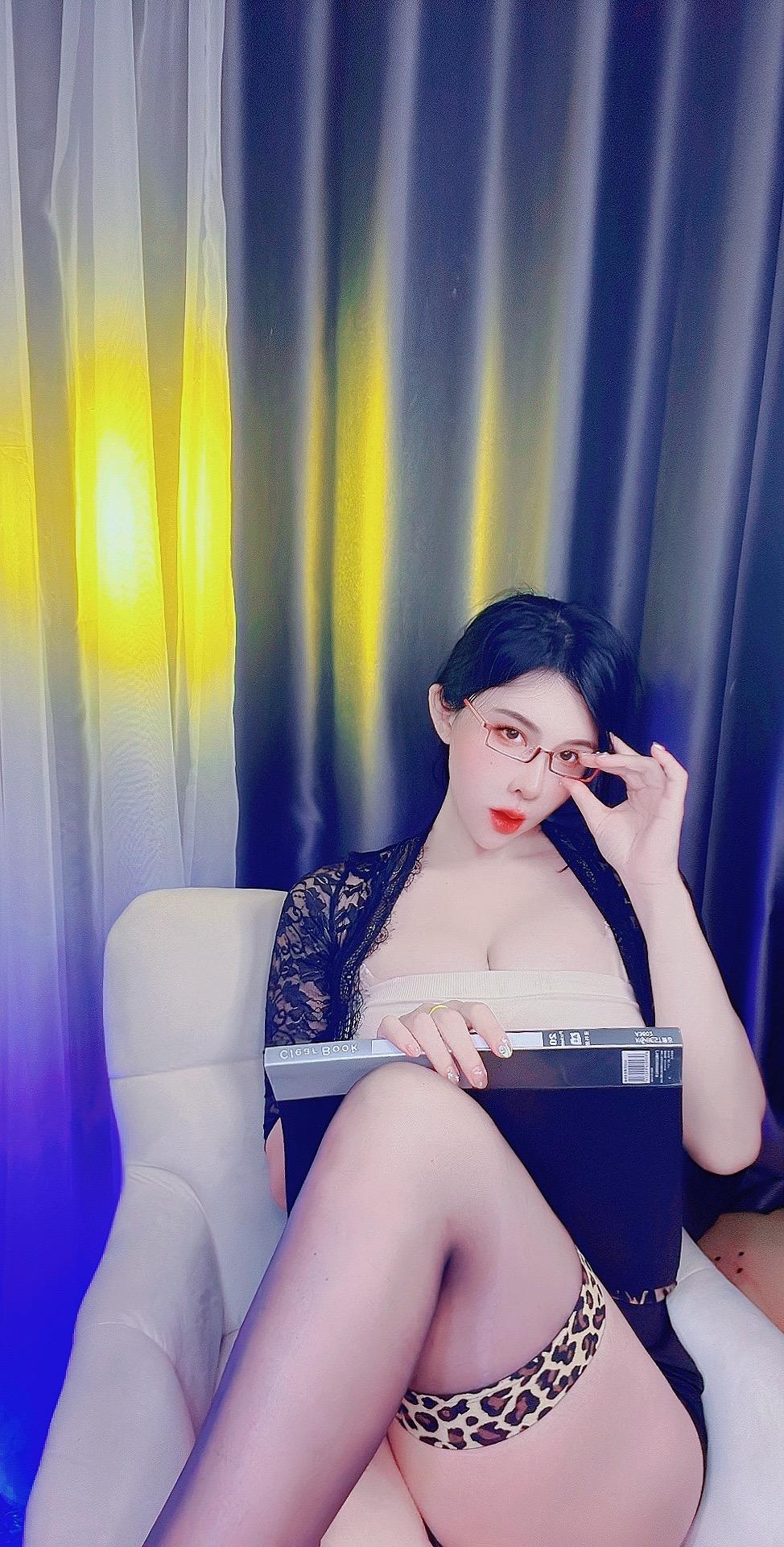 CC白妖妖私人定制舞蹈合集,粉丝最爱的经典资源解析