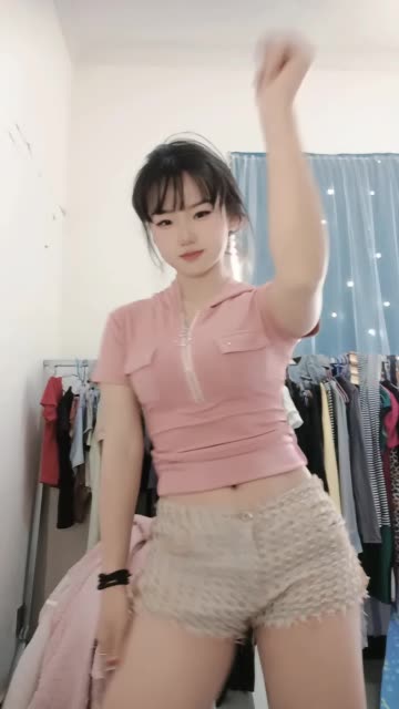 网易CC小微微的周年庆活动,一起回顾她的精彩瞬间与表演