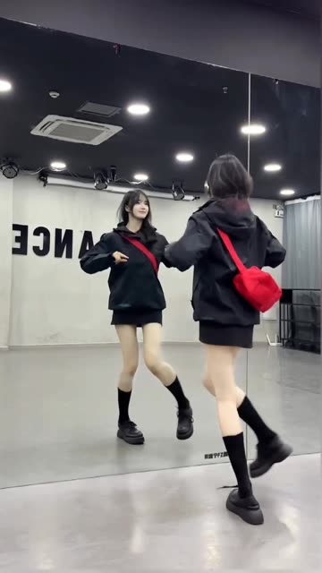 椰羊妹妹舞蹈背景揭秘，舞蹈与个人风格的结合