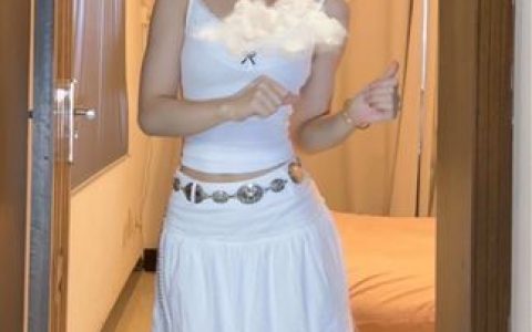 蓝云小园定制服务详解，如何获取她的专属内容？