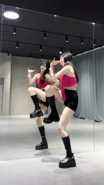 网易CC椰羊妹妹土豪千元舞蹈表演,体验定制舞蹈的独特魅力