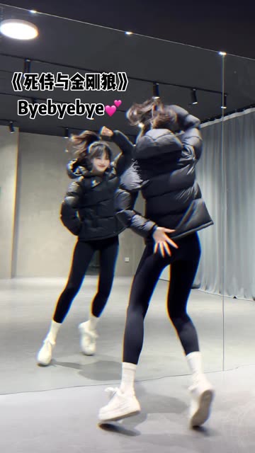 CC直播椰羊妹妹高端定制热舞,专属内容如何提升粉丝体验?