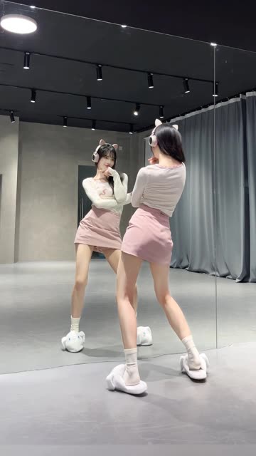 CC直播椰羊妹妹高端定制热舞,专属内容如何提升粉丝体验?