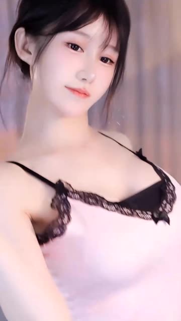 网易CC直播间中的小吴同学特别环节,如何参与独家互动?