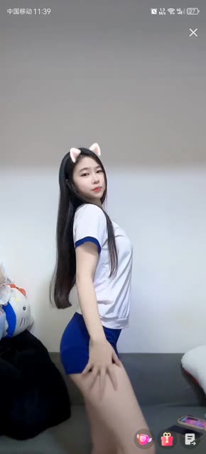 CC耶耶至尊版喊主人酸奶,粉丝讨论的热舞细节