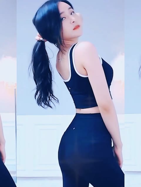 Bigo主播垚曦(原花椒宁依纯)直播热舞视频整活模拟，跟随她一起感受舞蹈的魅力