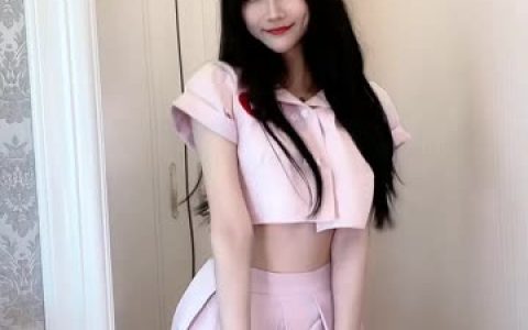 桃诗诗舞蹈表现的个性化定制，探索她如何通过个性化定制舞蹈吸引观众