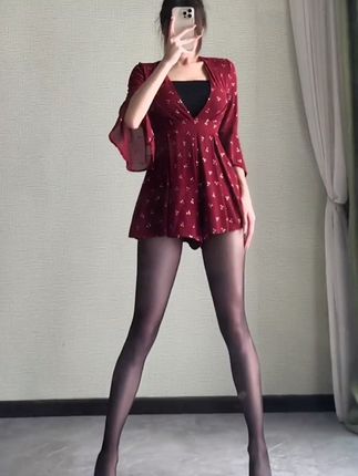 果果超硅塞呀跳舞视频，她的舞蹈为何引发粉丝热议？