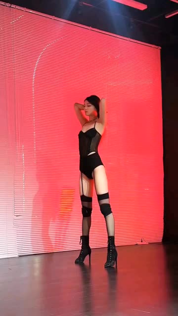 网易CC小吴同学万元定制舞蹈作品赏析，奢华演出的独特之处