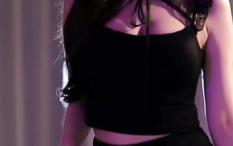 网易CC蜡笔小丸子加特林舞蹈合集，经典作品在哪里找到？