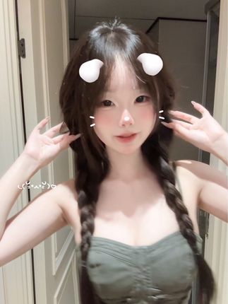 虎牙主播灰灰娜热舞秀,直播间精彩瞬间