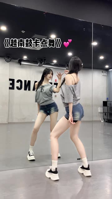 网易CC主播椰羊妹妹的舞蹈风格，从表演中感受艺术与娱乐的碰撞