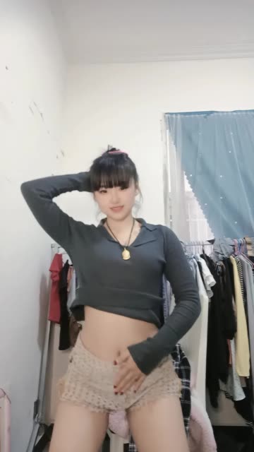 CC小微微至尊版舞蹈微博集锦,观看她的独特舞蹈风格与表现