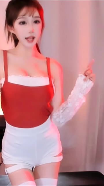 CC蜡笔小丸子直播全解析，她在哪个平台开直播？