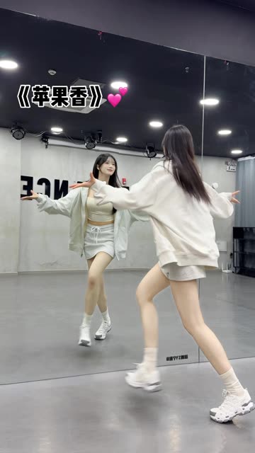 网易CC椰羊妹妹动态追踪,她为何成为定制舞蹈领域的热门主播?