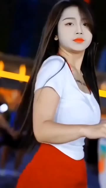 CC胡椒私人定制动态，定制内容背后的粉丝热潮