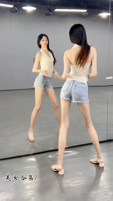 CC桃诗诗的最新舞蹈作品回放，观看她最新发布的舞蹈作品并享受精彩