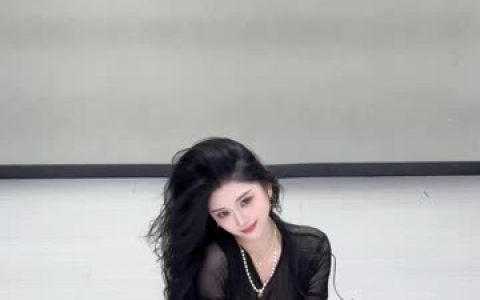 CC小吴同学性感舞蹈的独特吸引力，如何打动观众的心？