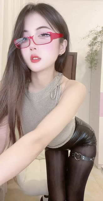 檬酱BIU跳舞背后的故事，她如何成为焦点？