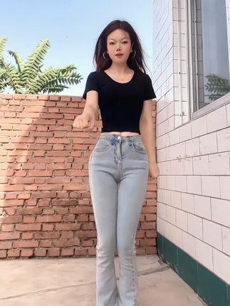 CC主播小果粉丝群定制热舞合集，付费内容揭秘