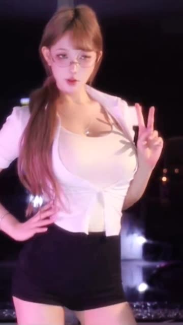 网易CC蜡笔小丸子群内舞蹈视频,如何找到正版资源?