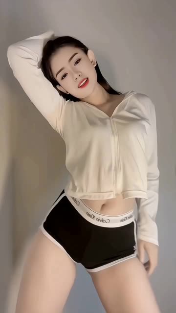 苏烟老师私人定制微博动态，热门视频与幕后故事