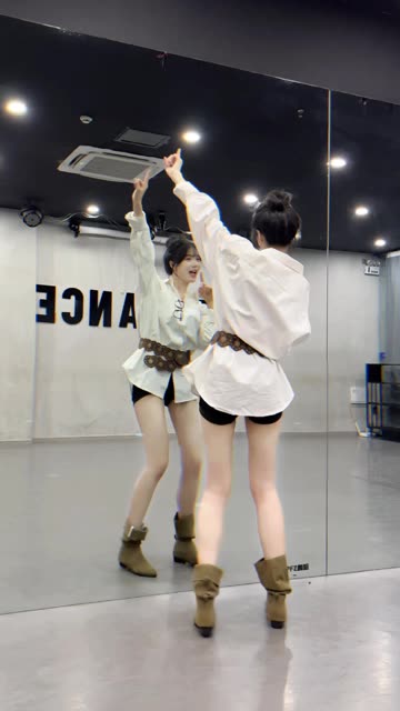 椰羊妹妹的个人资料与舞蹈合集,女主播的职业发展之路